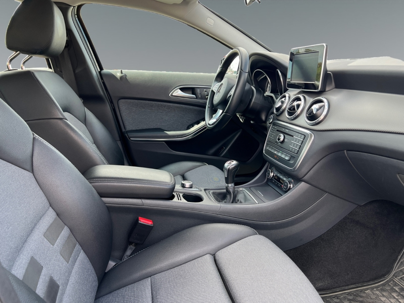 Mercedes-Benz GLA 200 Navi Memory Sitze El. Heckklappe 1. Hand — photo 6