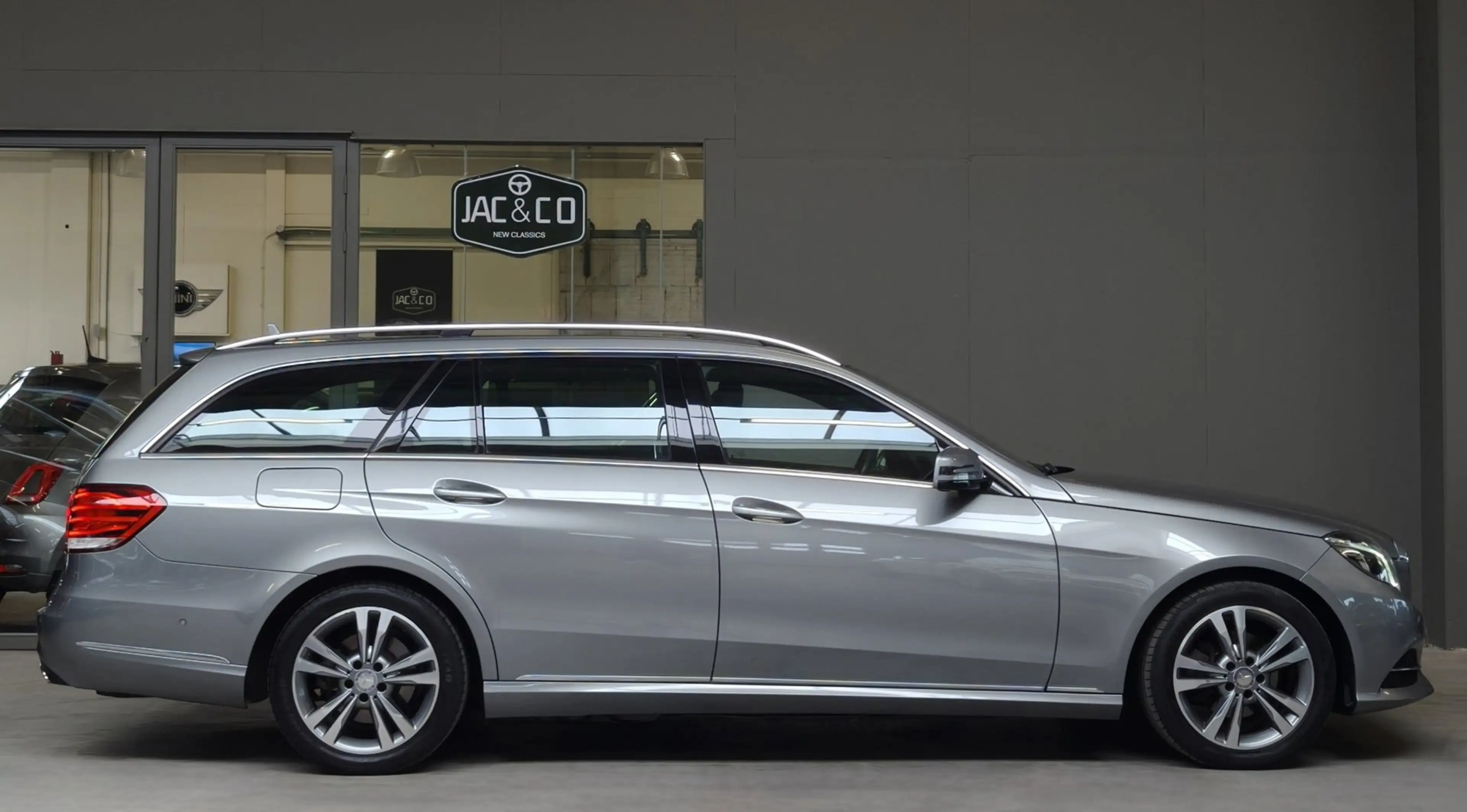 Mercedes-Benz E 200 Estate Prestige Avantgarde Carplay ! — photo 9