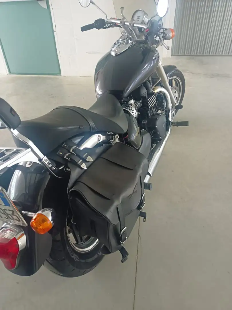 Triumph America LT Zwart - 1