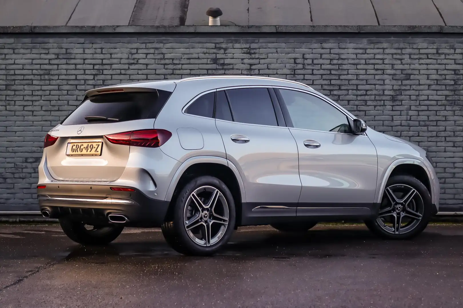 Mercedes-Benz GLA 250 GLA 250e Automaat AMG Line | Advanced Plus Pakket Zilver - 2