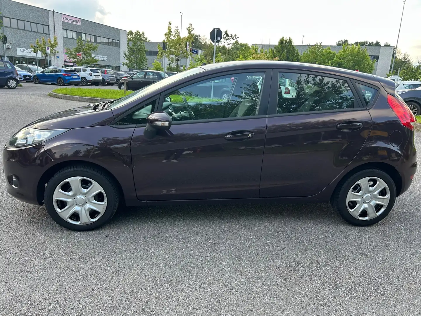 Ford Fiesta 1.2 82 CV 5 porte Titanium * Neo patentati * Marrone - 1