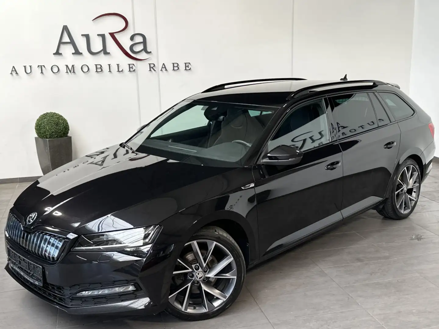Skoda Superb Combi Sportline iV NAV+LED+VC+360°+19ZOLL Czarny - 2