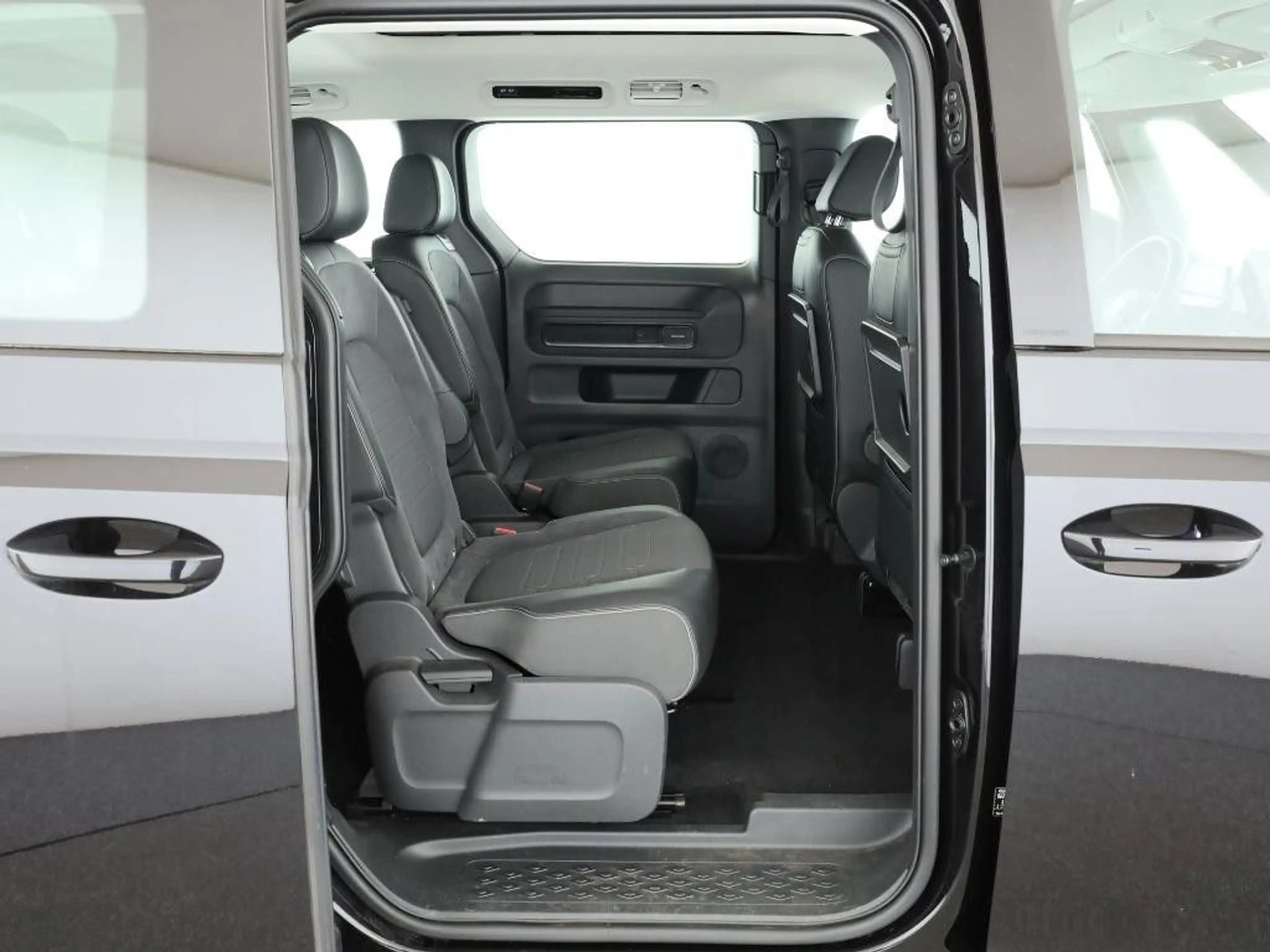 Volkswagen ID. Buzz Bus 210 kW Pro ACC H&K 3ZK AHK 360° — photo 6