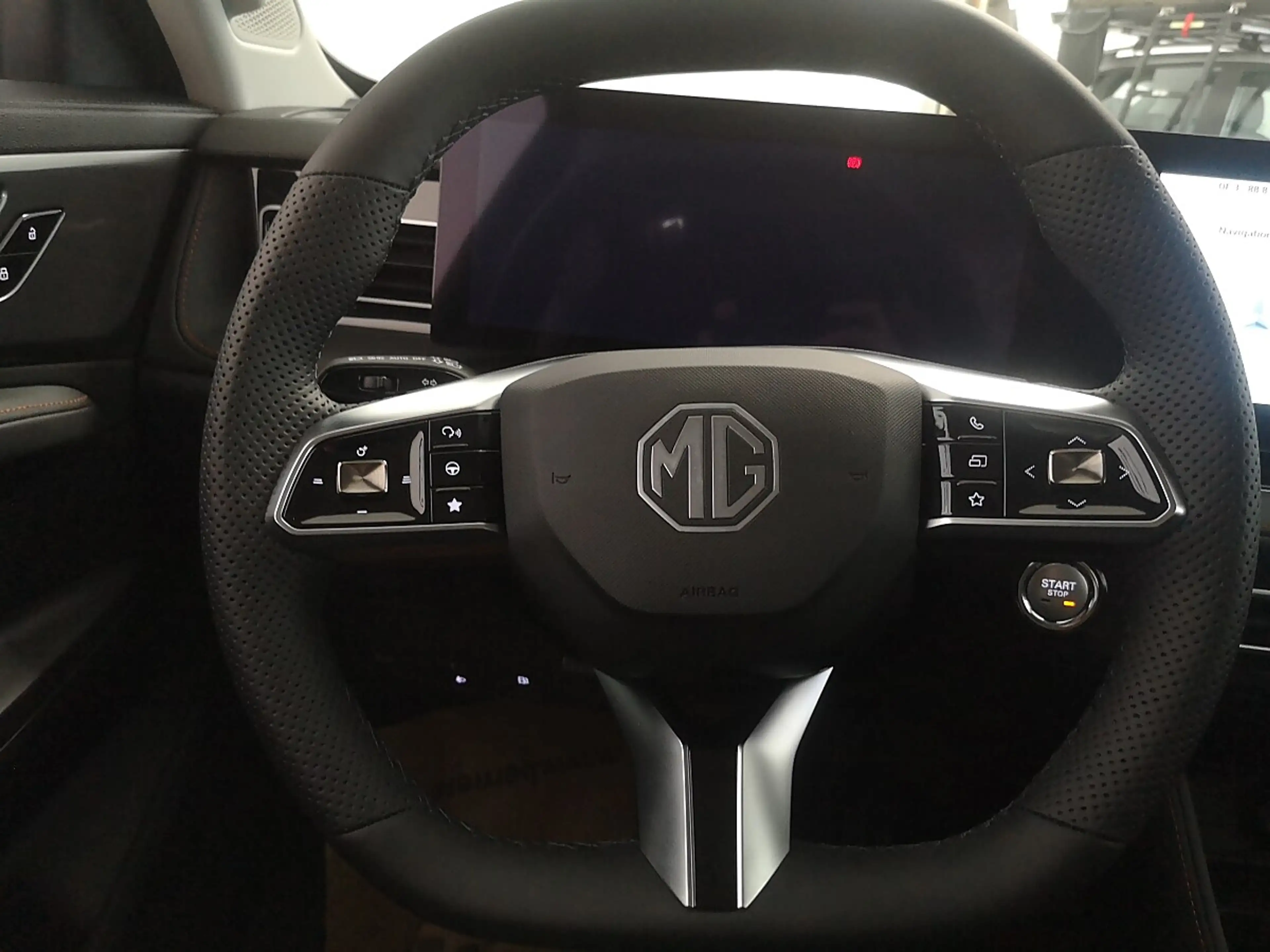 MG HS PHEV+ Luxury 21,4kWh Aut. *WINTERKOMPLETTRÄDER ... — photo 12