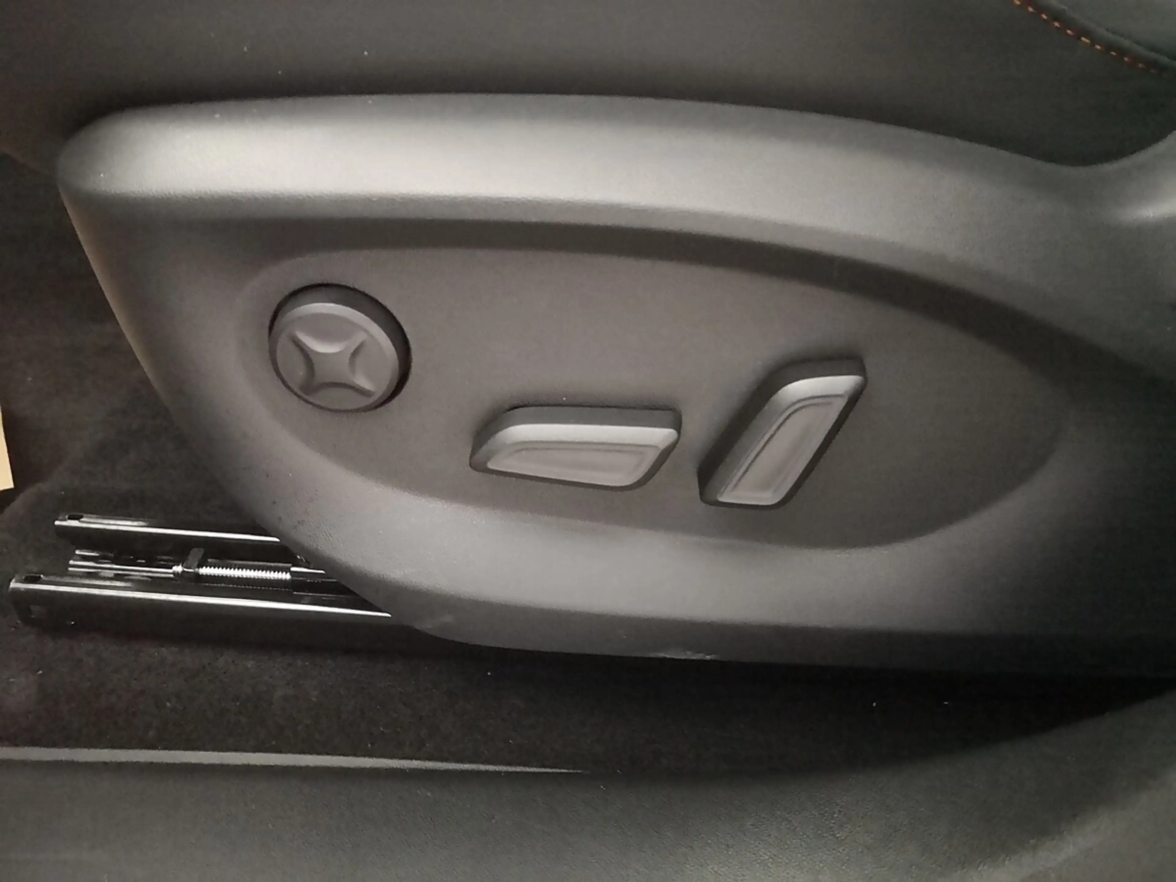 MG HS PHEV+ Luxury 21,4kWh Aut. *WINTERKOMPLETTRÄDER ... — photo 15