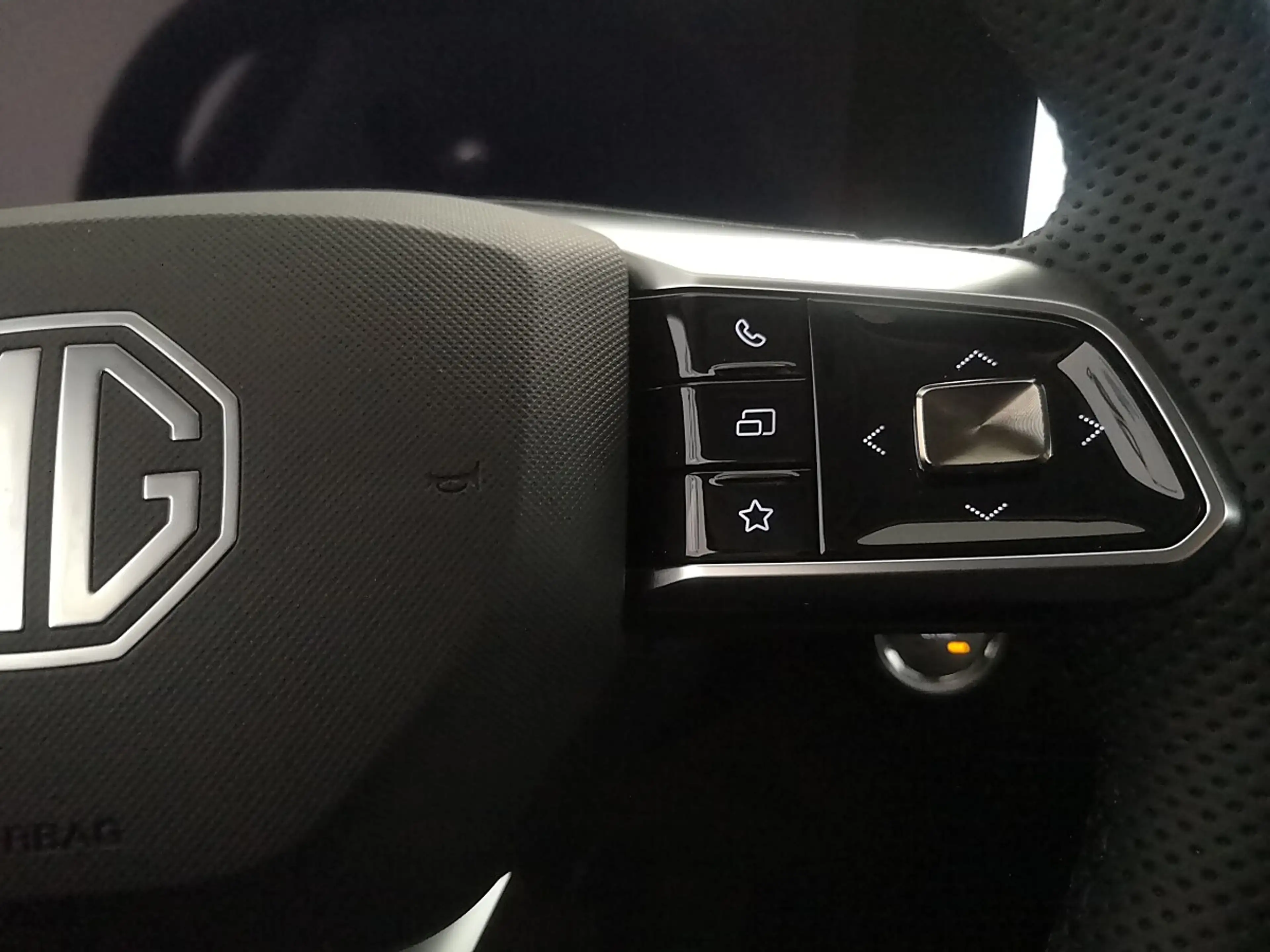 MG HS PHEV+ Luxury 21,4kWh Aut. *WINTERKOMPLETTRÄDER ... — photo 14