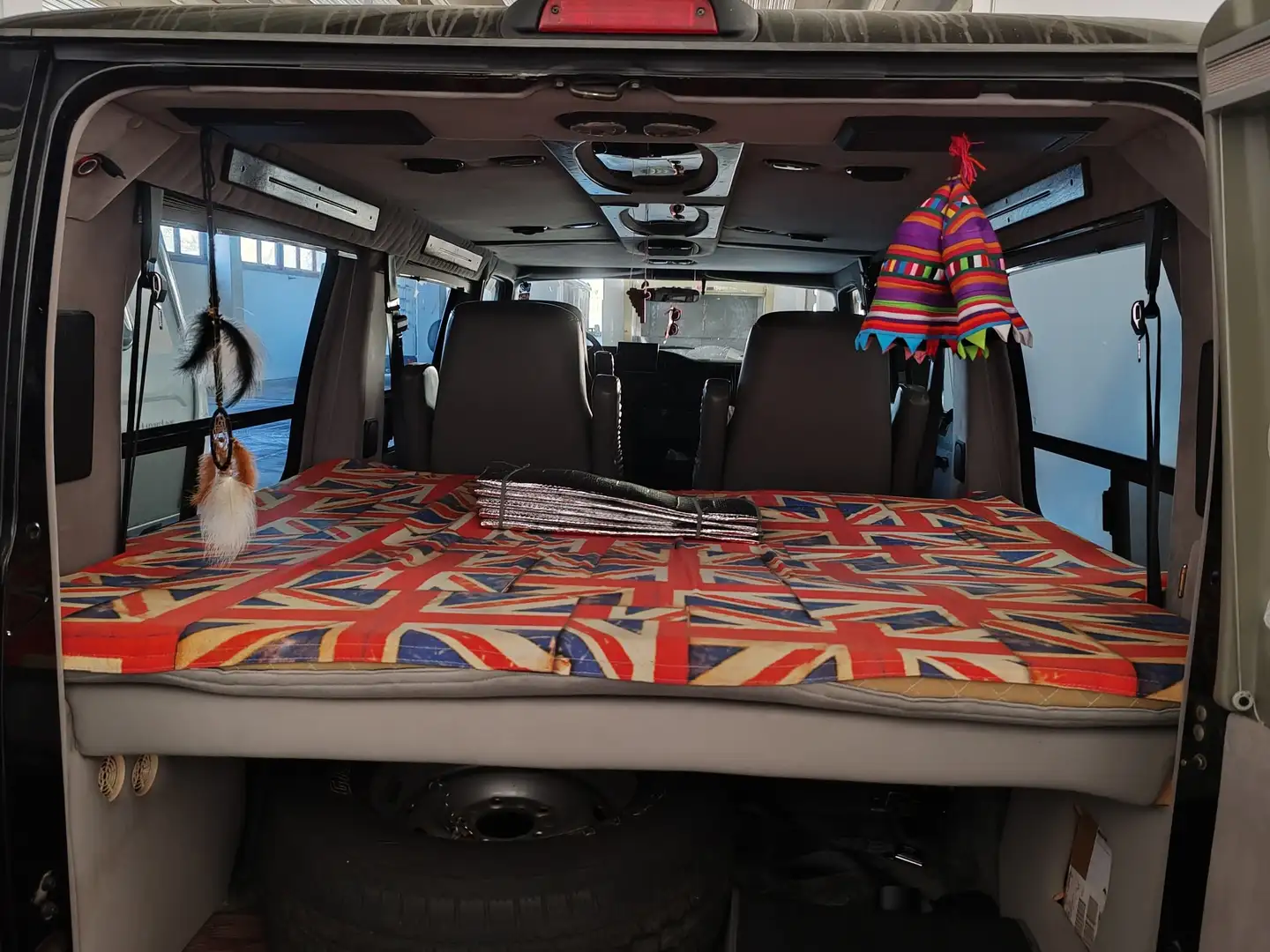 Dodge Van Siyah - 2