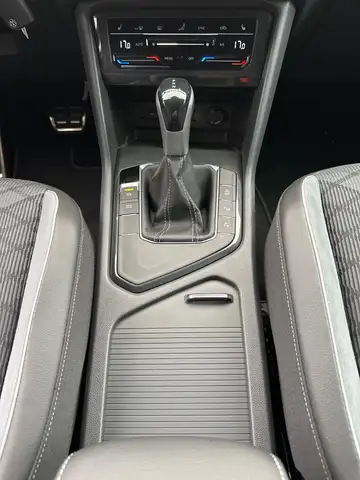 Volkswagen Tiguan view 15