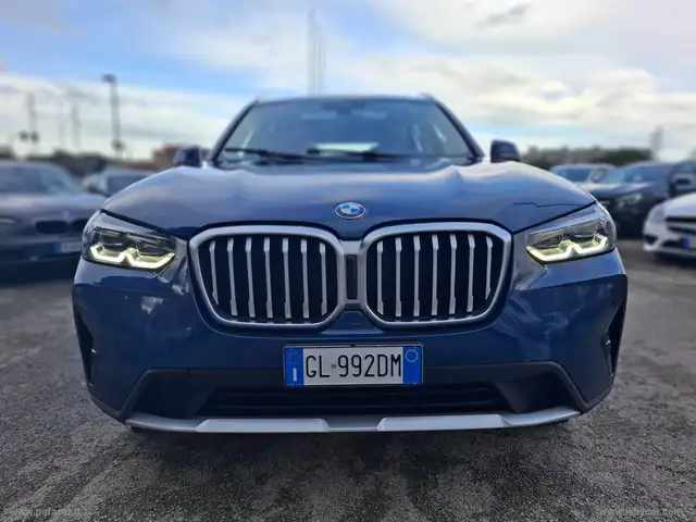 BMW X3 view 3