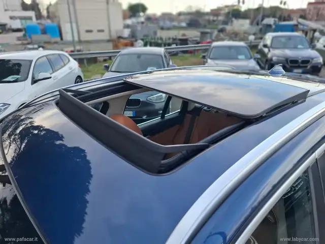 BMW X3 view 4