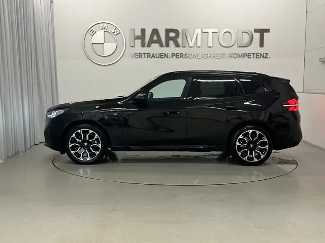 BMW X3 view 3