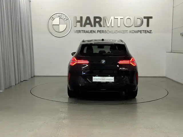 BMW X3 view 4