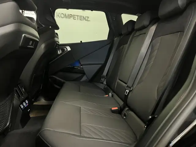 BMW X3 view 14