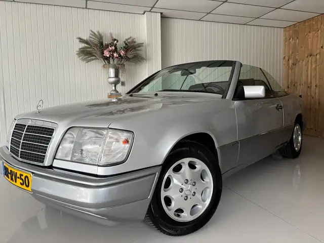 Mercedes-Benz E 220 Cabrio 69000 KM, NAP, NL AUTO, AUTOMAAT, TOPSTAAT,