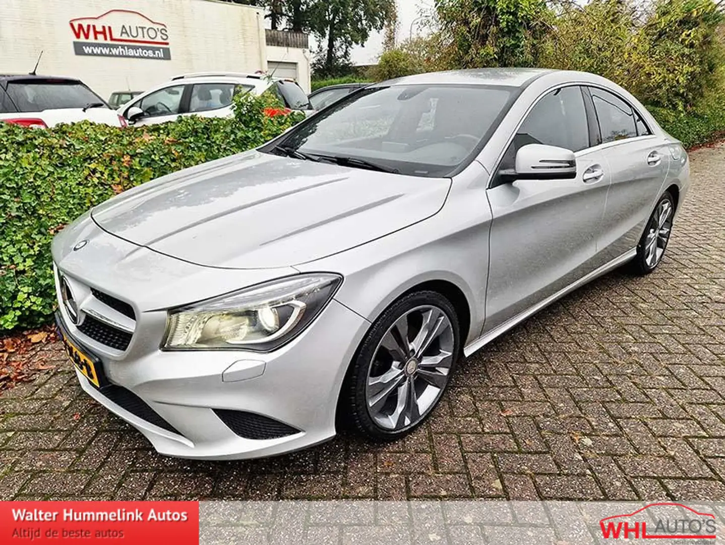 Mercedes-Benz CLA 180 Ambition Gris - 1