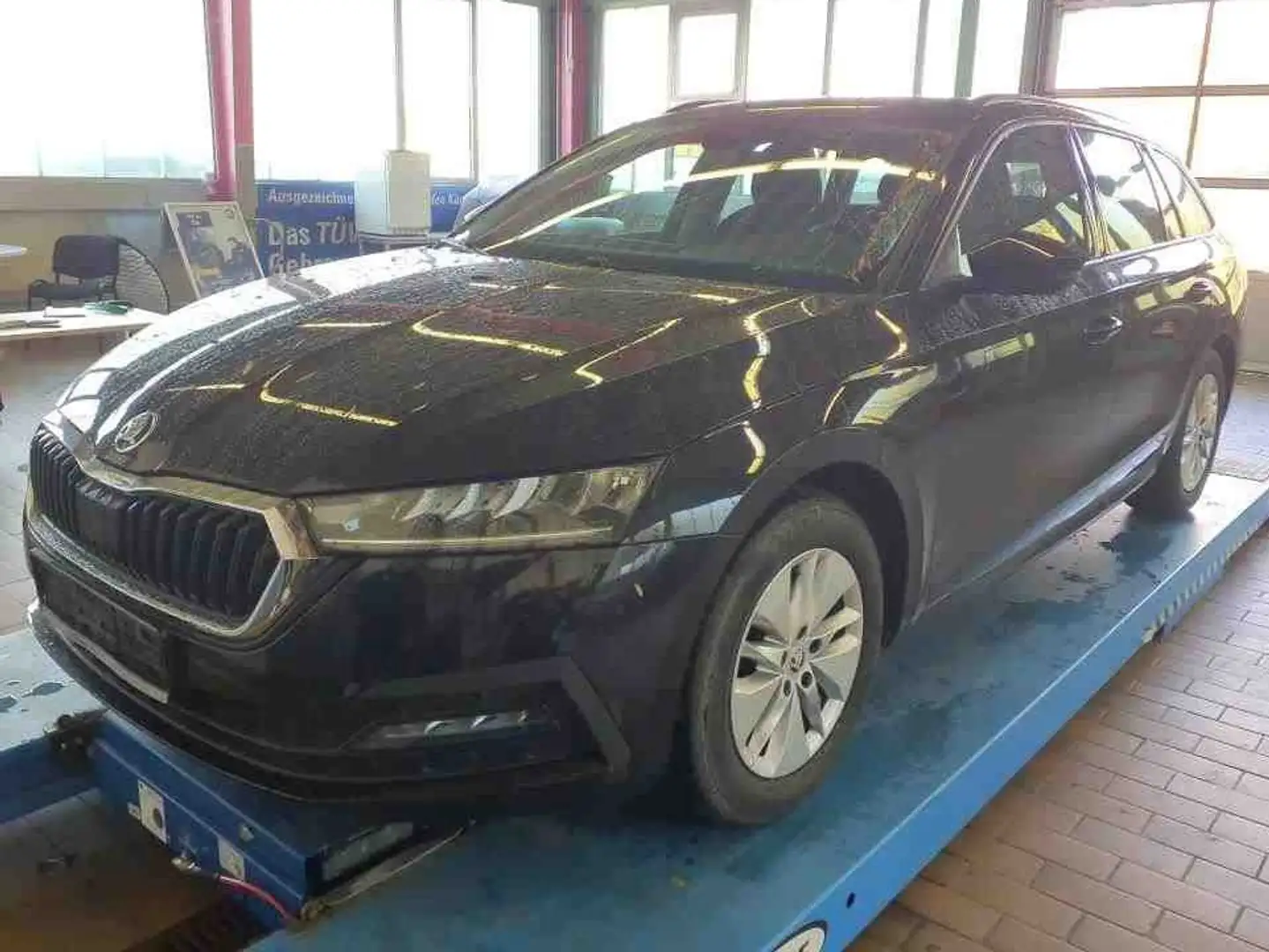 Skoda Octavia Combi 2.0 TDI Ambition DSG AHK*LED*Smart Schwarz - 2