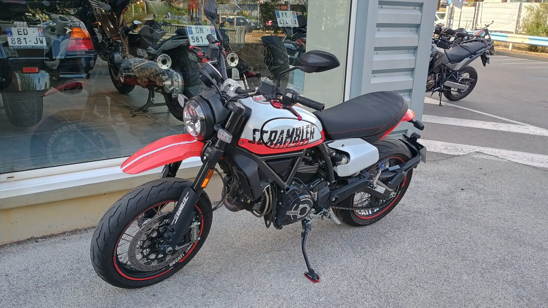 Ducati Scrambler Blanc - 2
