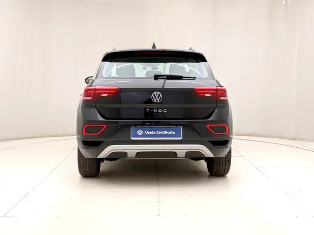 Volkswagen T-Roc view 5