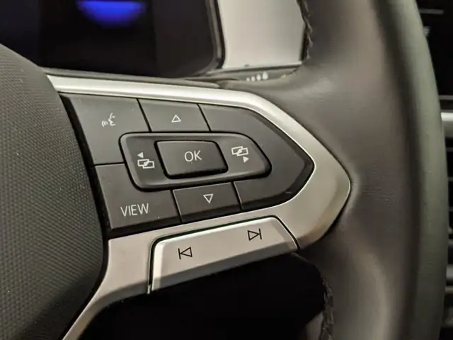Volkswagen T-Roc view 11