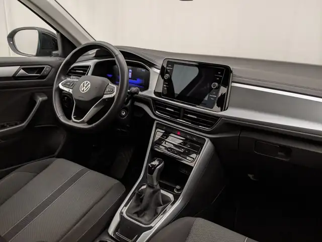 Volkswagen T-Roc view 6