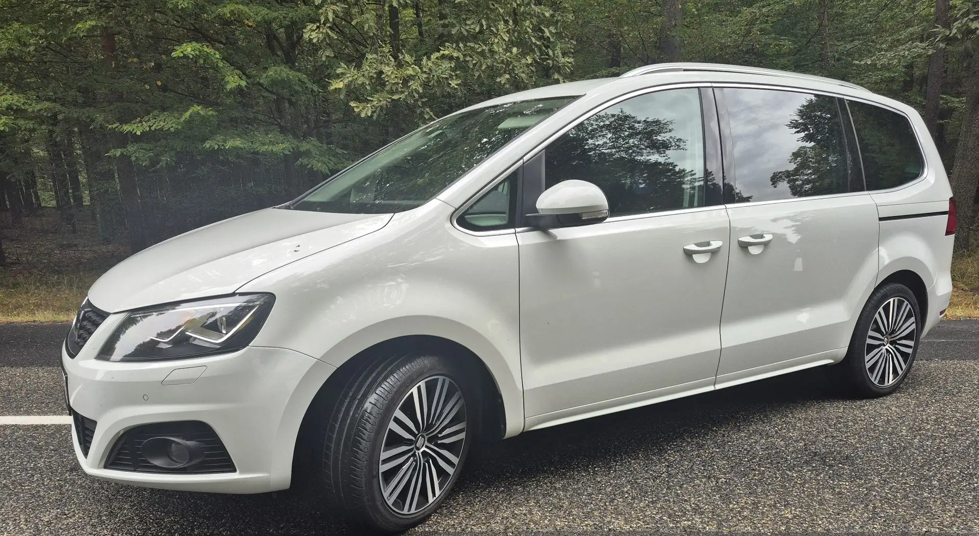 SEAT Alhambra Xcellence 2,0 TDI DSG Weiß - 1