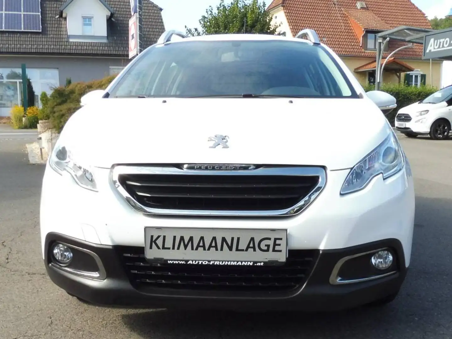 Peugeot 2008 1.2i Weiß - 2
