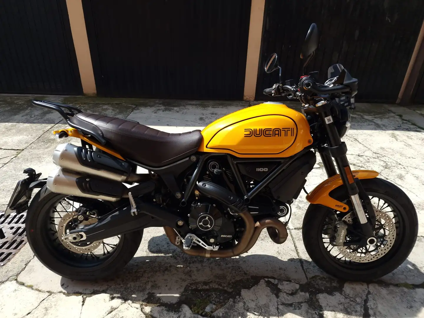 Ducati Scrambler 1100 TRIBUTE PRO Amarillo - 1