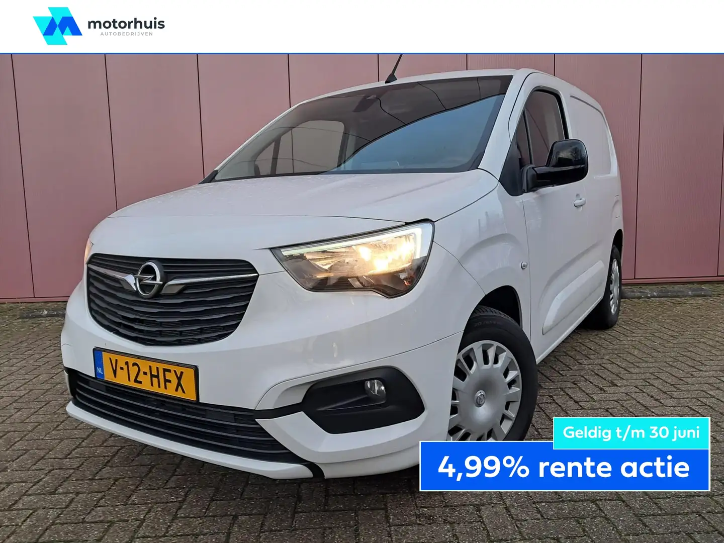 Opel Combo Cargo 50kWh 136pk 11 kW L1H1 Wit - 1