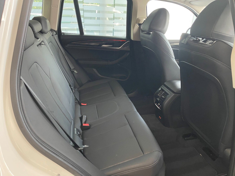 BMW X3 xD 20d PANO KAM AHK DA Sportsitze Unfallfrei — photo 13