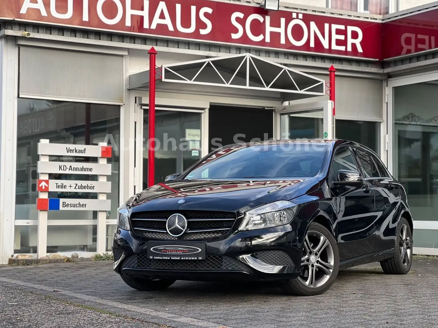 Mercedes-Benz A 180 A-Klasse A 180 BlueEfficiency**NAVI*LEDER** Schwarz - 1