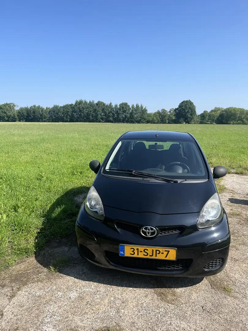 Toyota Aygo 1.0-12V Now Zwart - 2