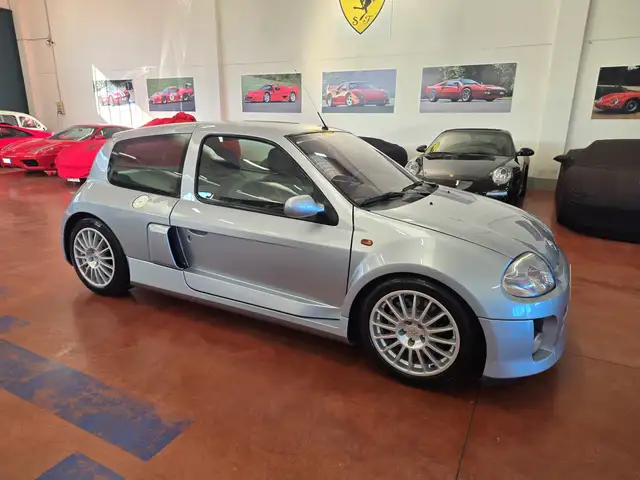 Renault Clio Clio V6 3.0 16v Sport