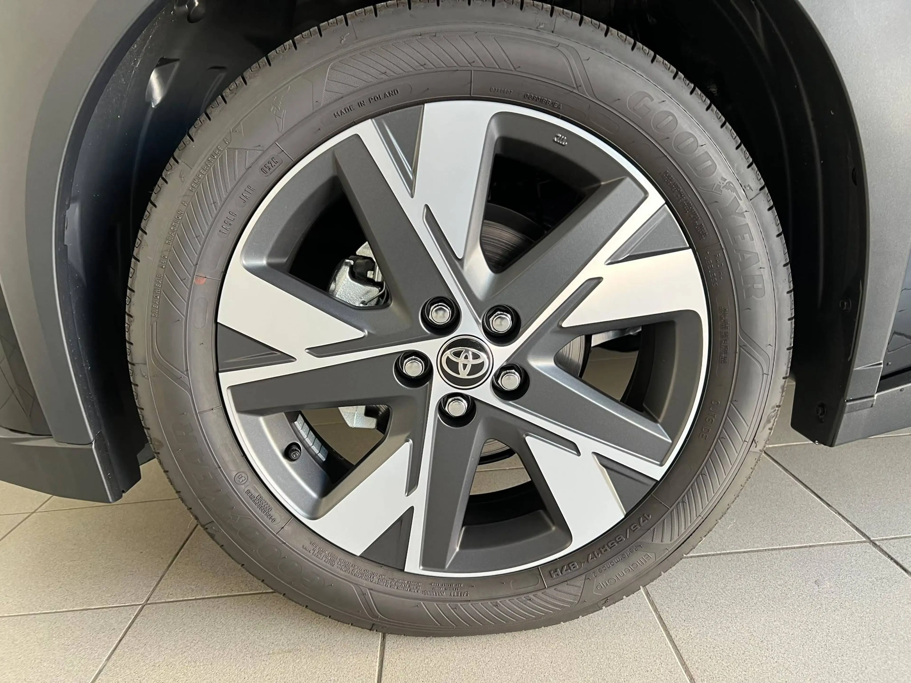 Toyota Aygo X Aygo X Hybrid 1.5i VVT-i Envy E-CVT (85 kW) Envy — photo 13