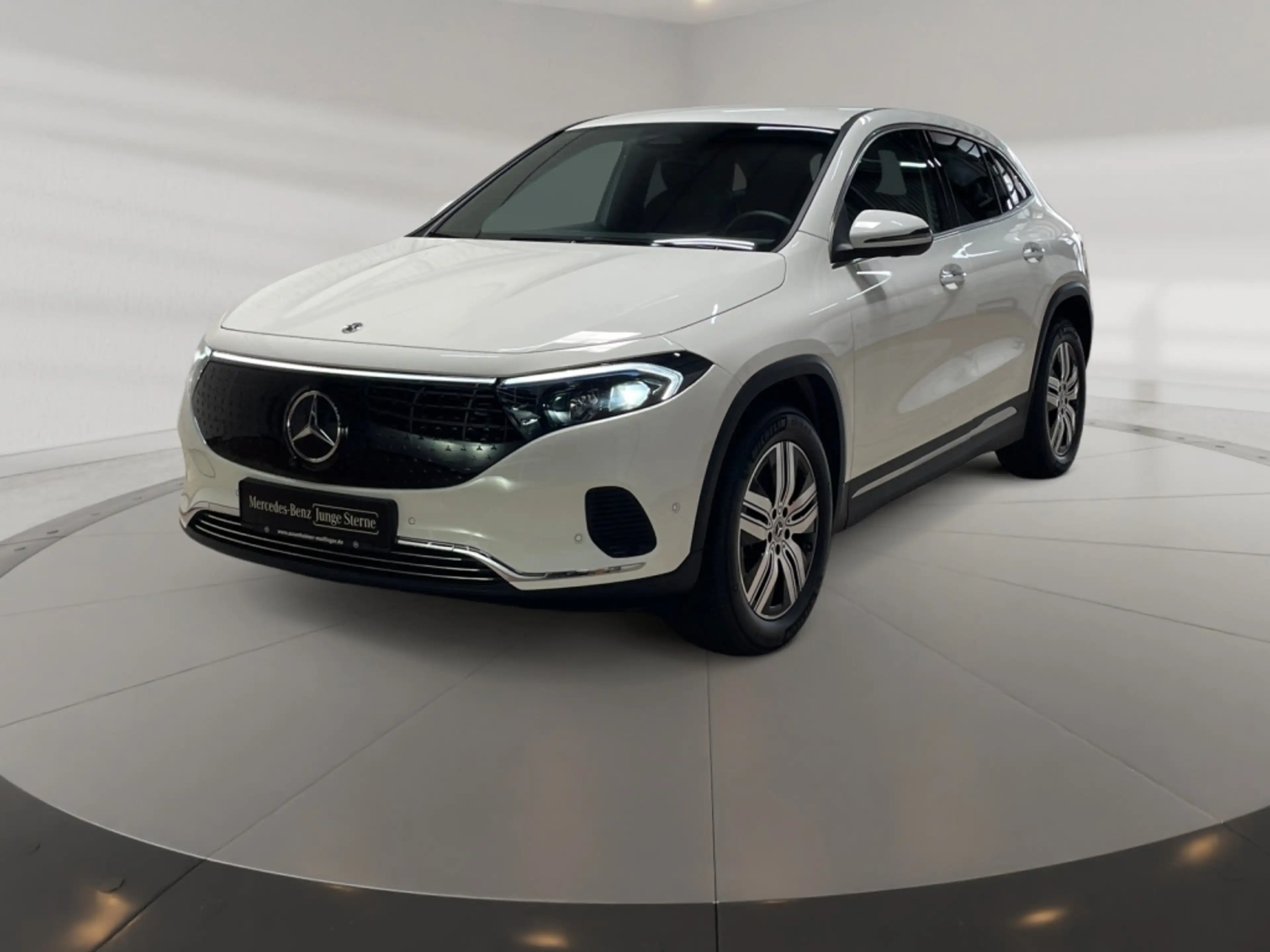 Mercedes-Benz EQA 250 + Progressive  MBUX+Progressive+AHK+Wide — photo 2