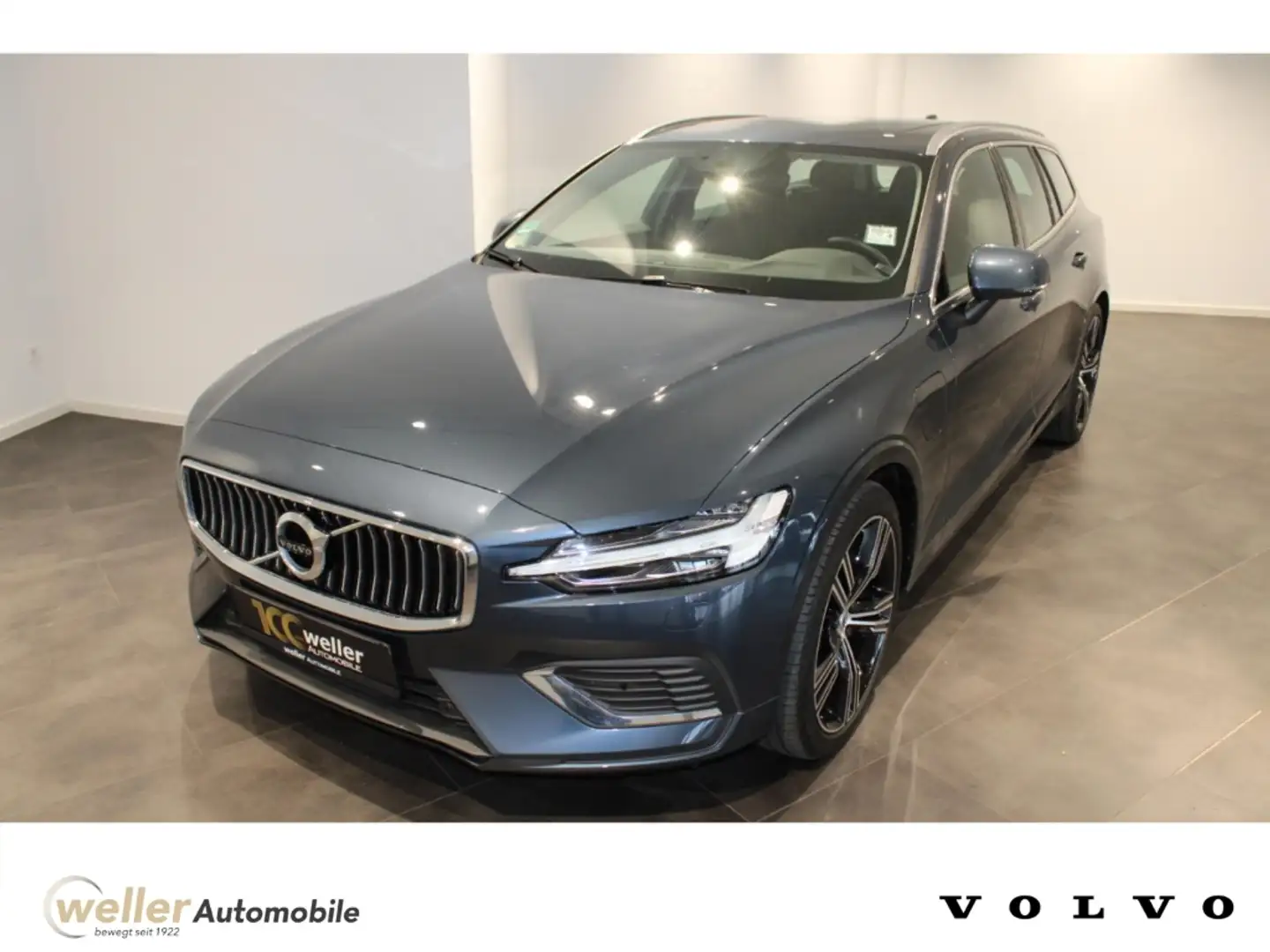 Volvo V60 T6 Recharge Inscription AWD AHK Standheizung Panor Blau - 1