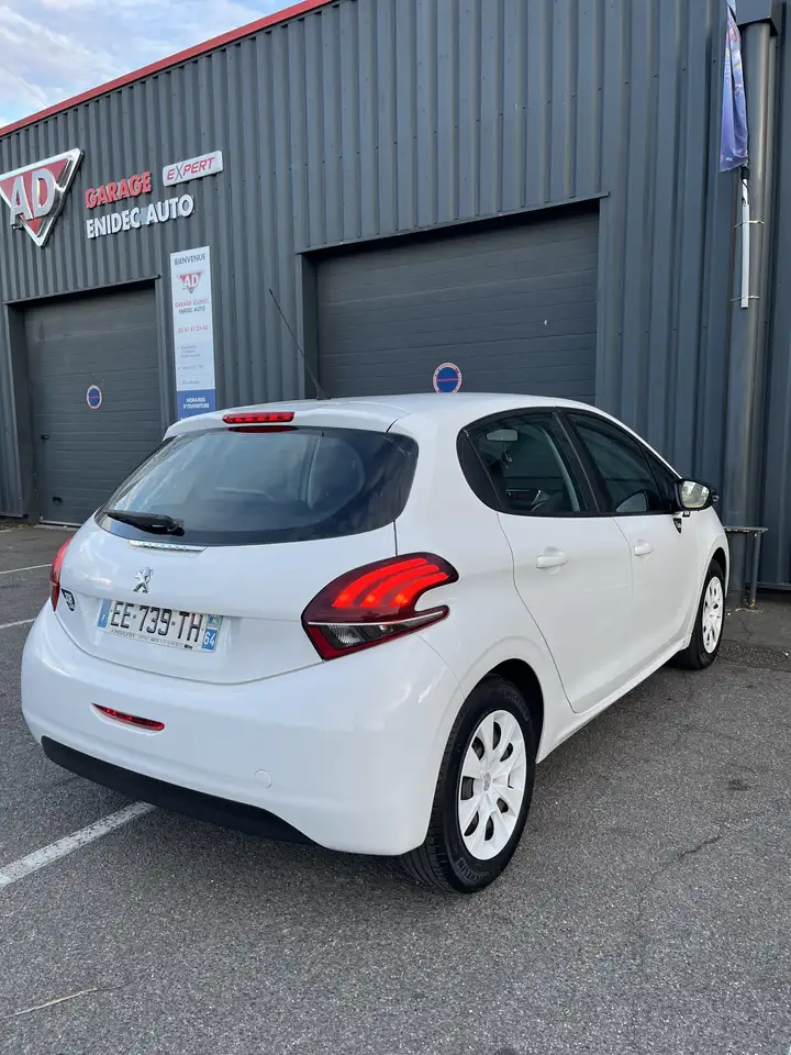 Peugeot 208 208 — photo 4