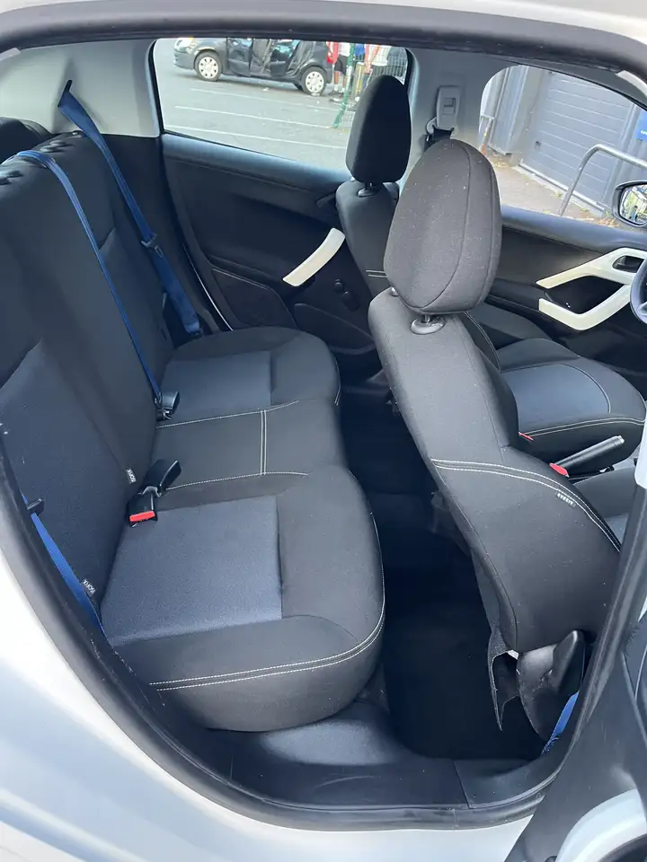 Peugeot 208 208 — photo 8