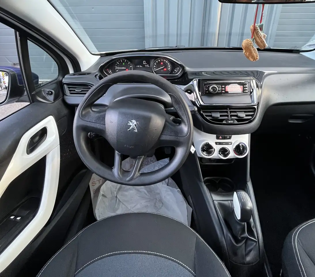 Peugeot 208 208 — photo 6