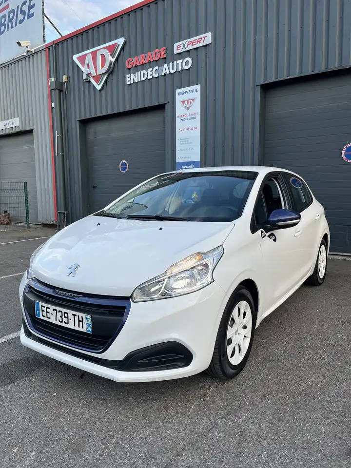 Peugeot 208 208 — photo 2