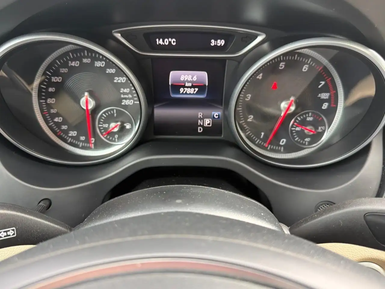 Mercedes-Benz GLA снимка Mercedes-Benz GLA