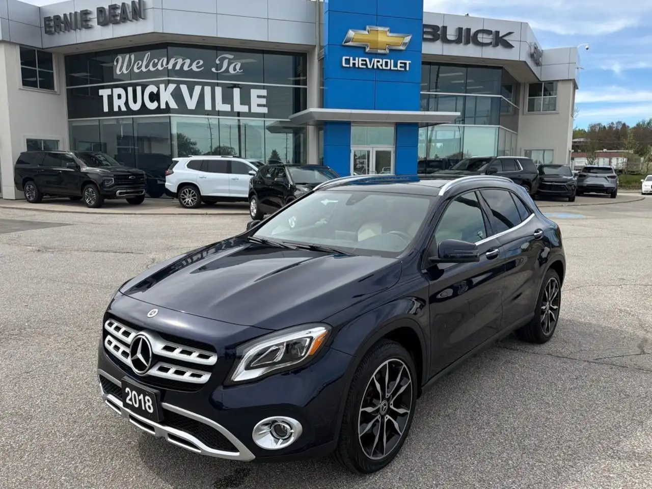Mercedes-Benz GLA снимка Mercedes-Benz GLA