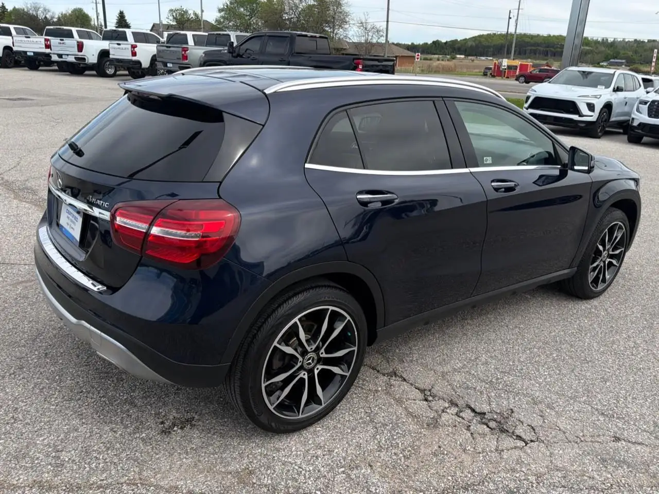 Mercedes-Benz GLA снимка Mercedes-Benz GLA