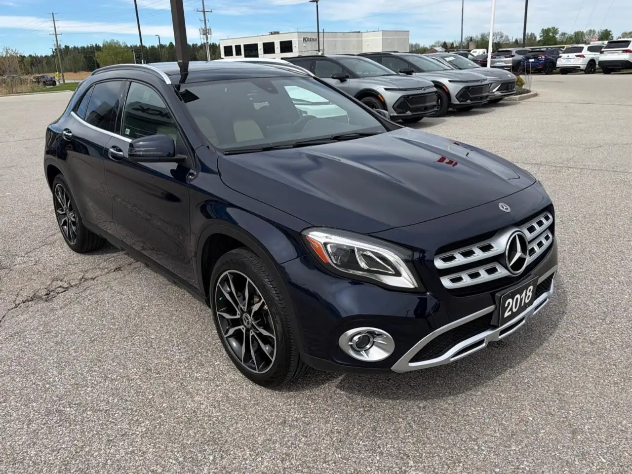 Mercedes-Benz GLA снимка Mercedes-Benz GLA