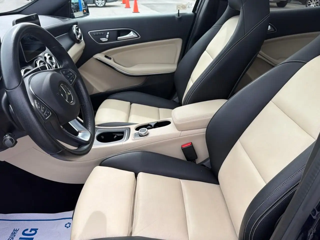 Mercedes-Benz GLA снимка Mercedes-Benz GLA