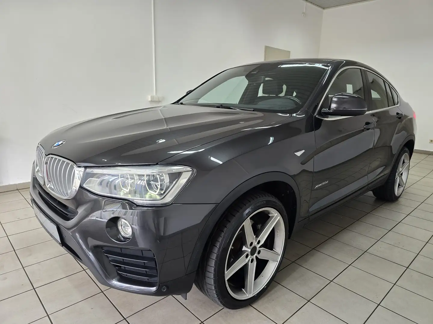 BMW X4 xDrive 30 d LED Leder Navi Dach HuD AHK 20" Gris - 1
