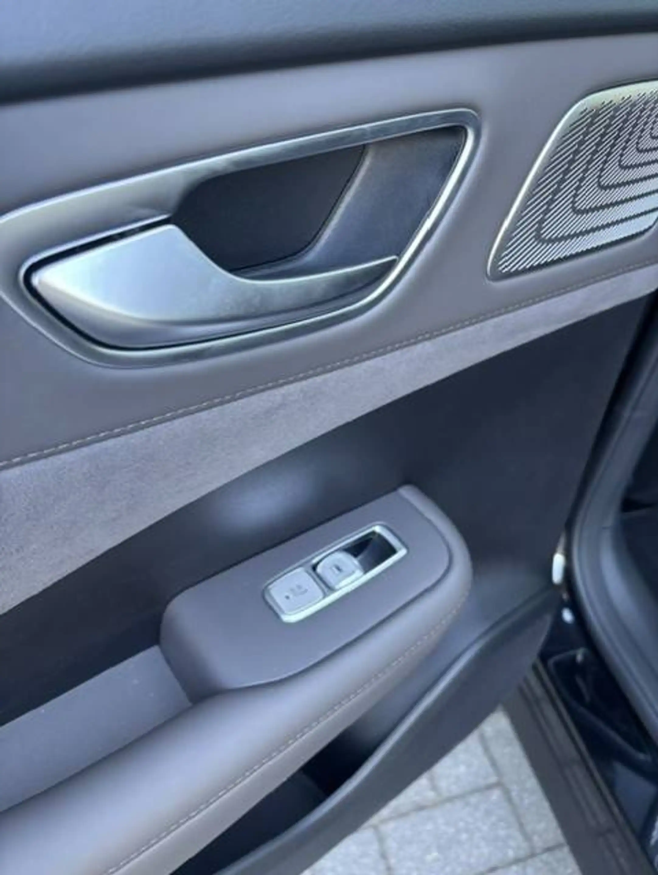 MG MGS6 EV Luxury — photo 15