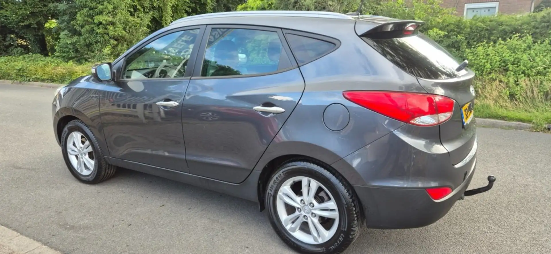Hyundai iX35 2.0 Style*Cruise control*trekhaak*navigatie*ECC*NA Grijs - 2