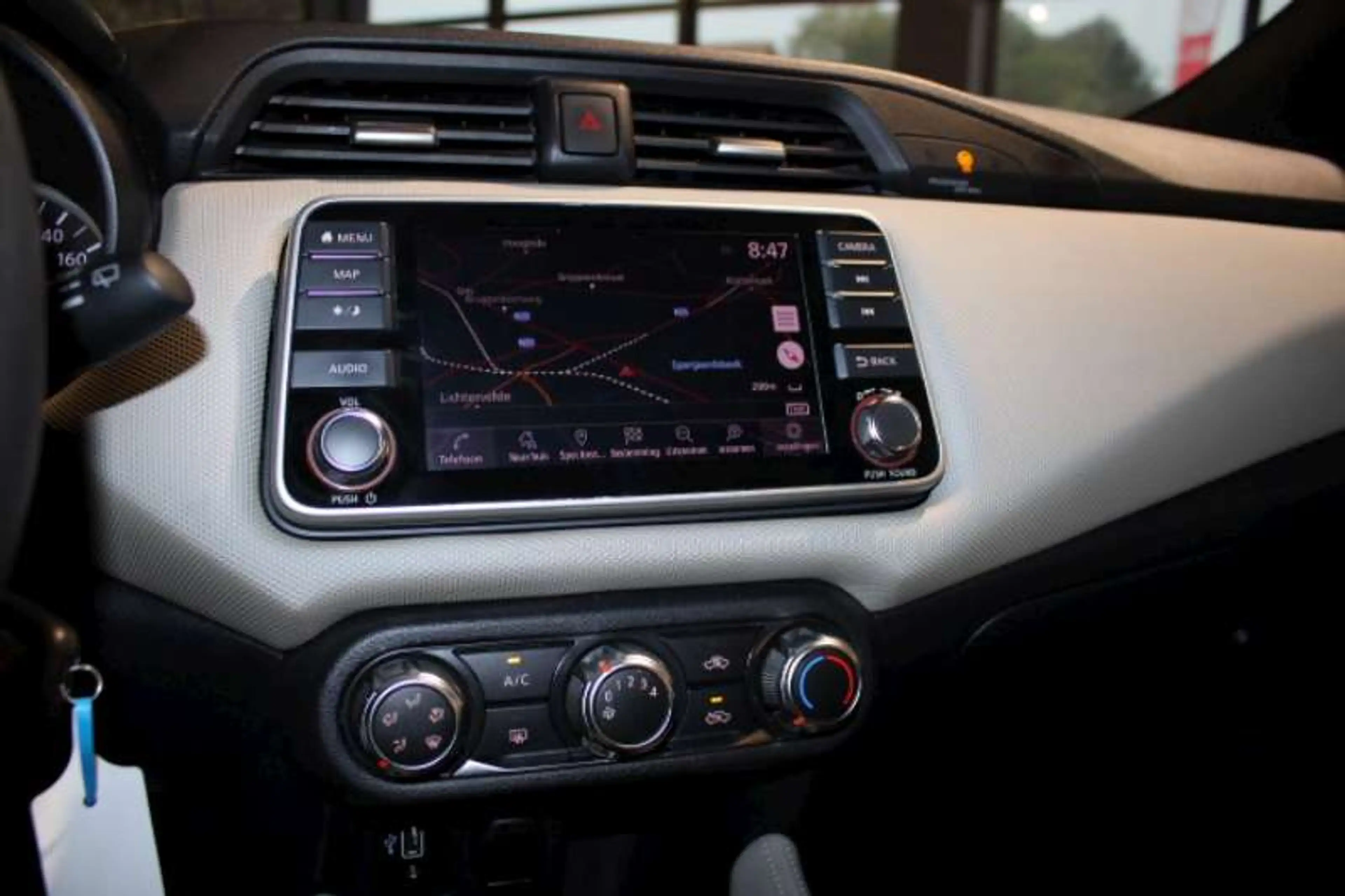 Nissan Micra Micra 1.0 IG-T Tekna — photo 11