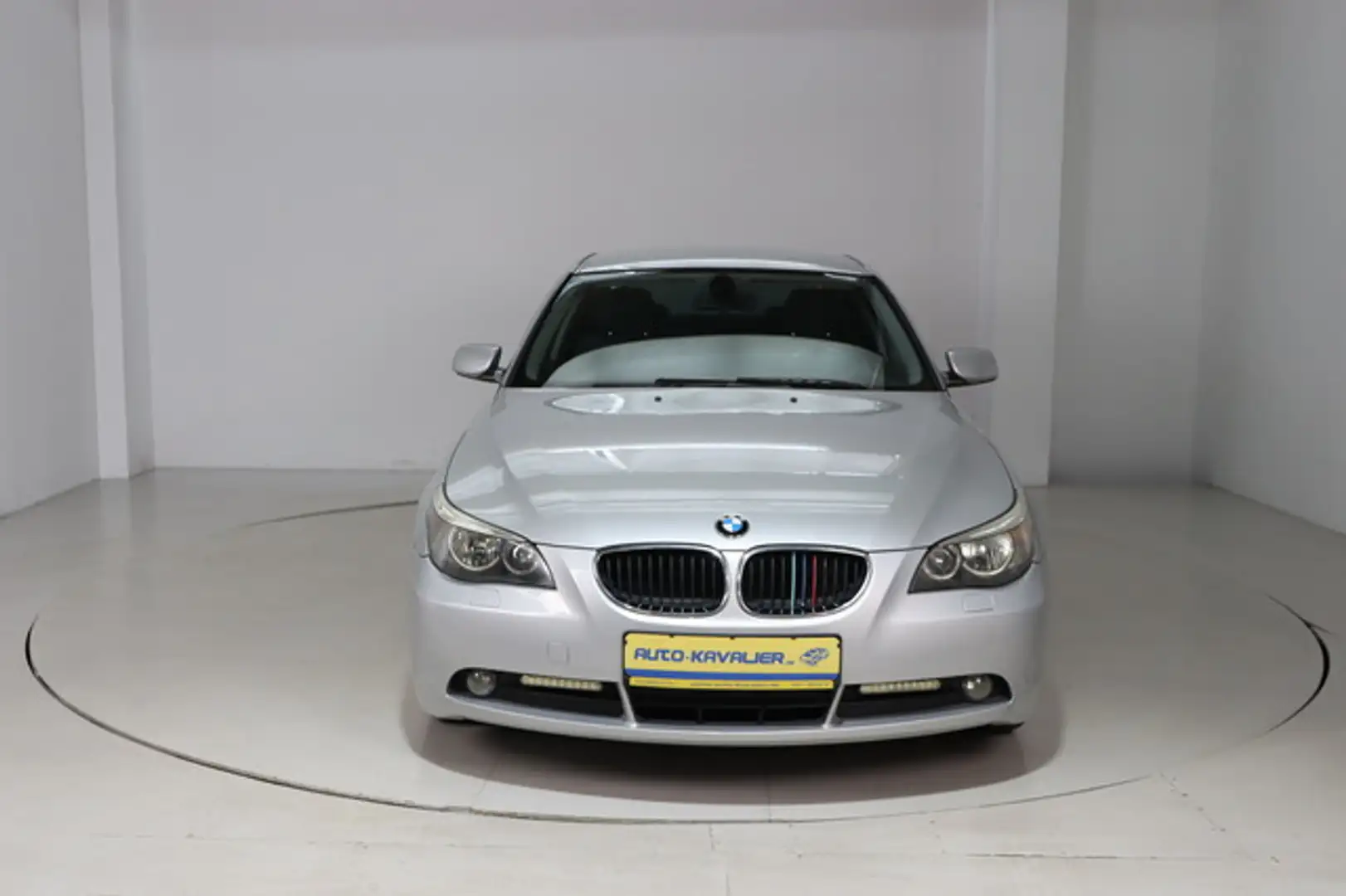 BMW 520 i * Sitzhzg. * Tempomat Silber - 2