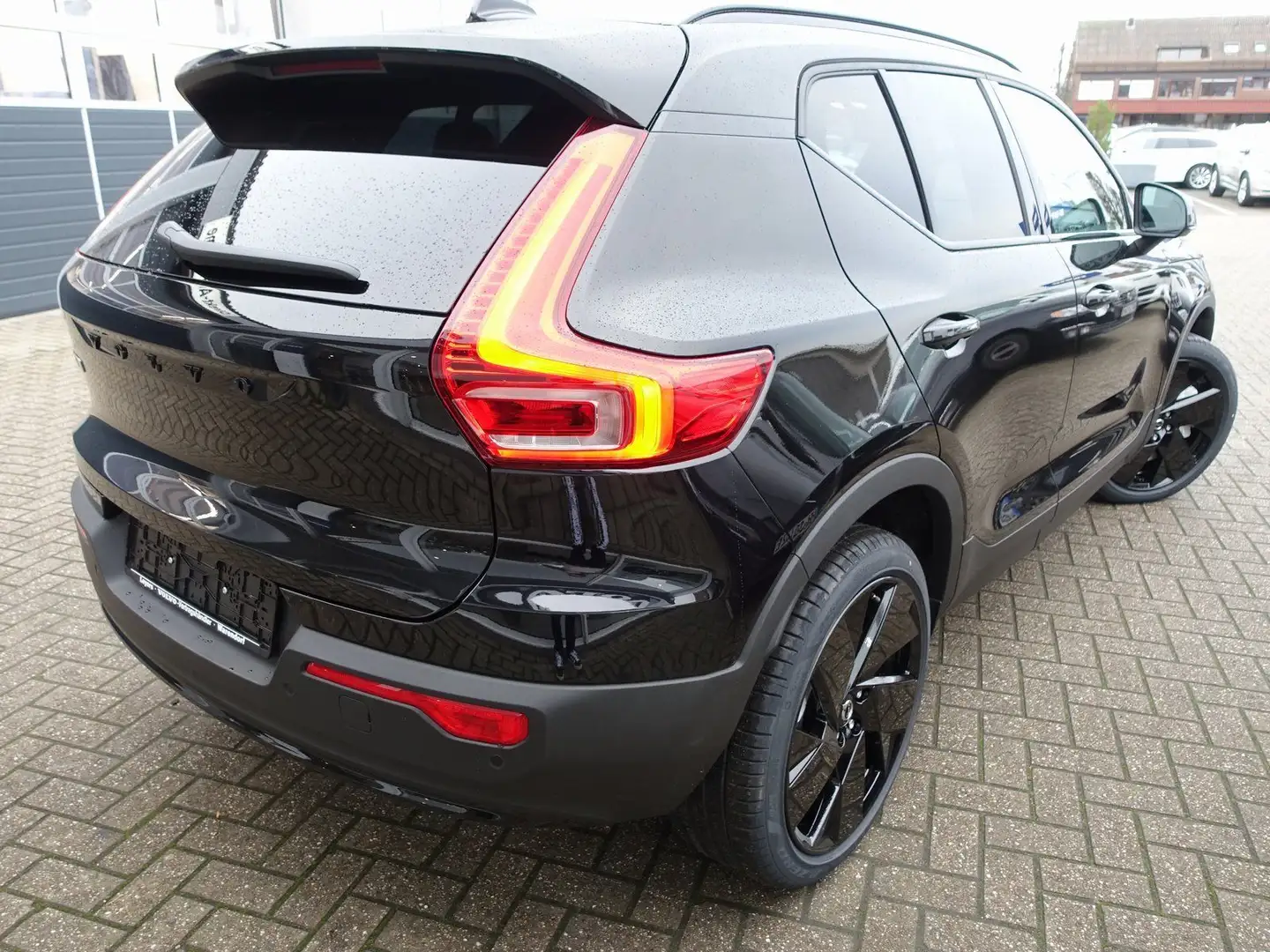 Volvo EX40 Black Edition Extended Range/H&K/Kamera Fekete - 2